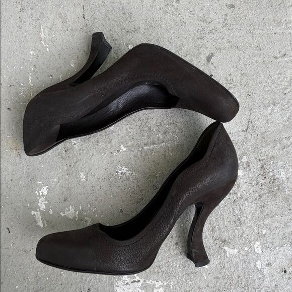 Prada spools or heek pumps - Picture 2 of 13